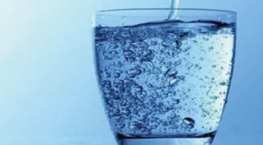 隨取隨用的瓶裝水相比凈水器 真得更好嗎？
